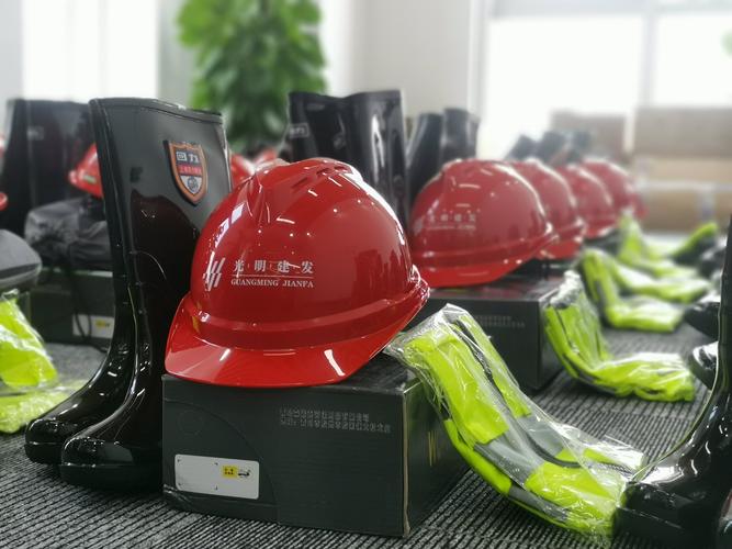 關愛員工，溫暖人心——元睿公司為員工發放勞保用品側記